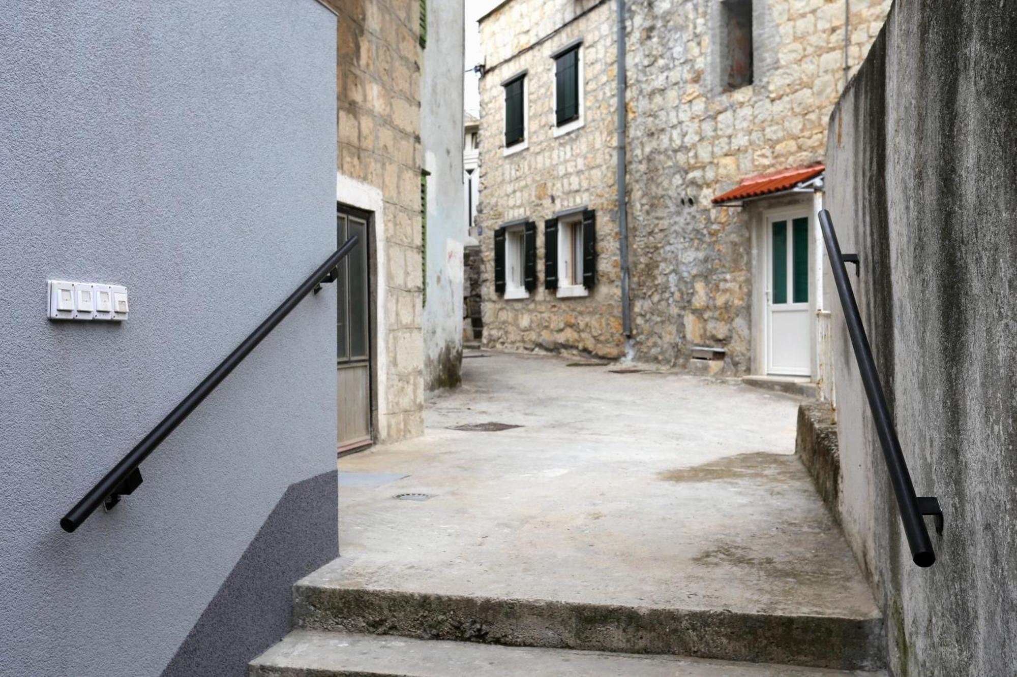 Apartments By The Sea Kastel Kambelovac, Kastela - 8679 Екстер'єр фото